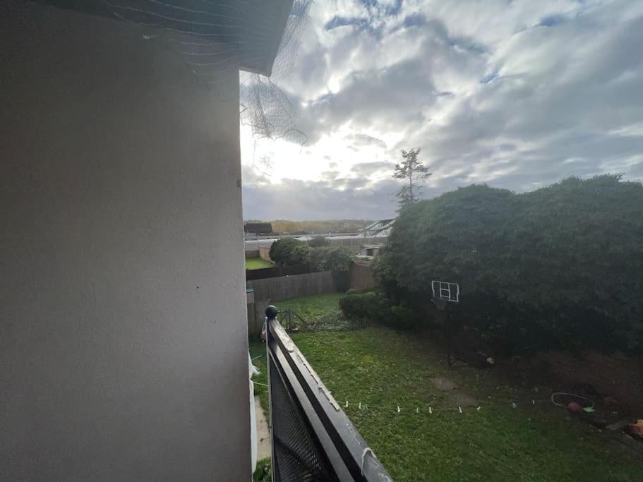 Spacious 2-Bed Apartment In Abbey Wood, Greenwich Eksteriør billede